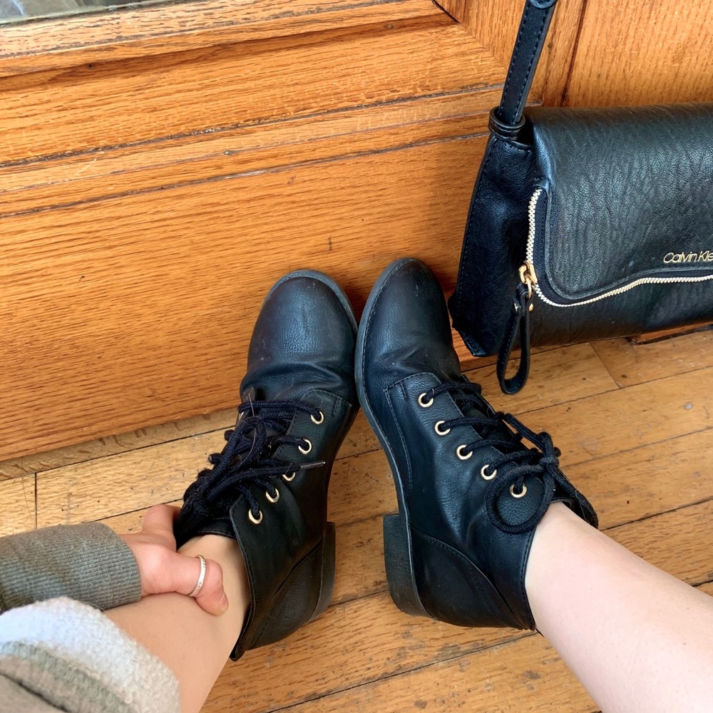 Perfect black boots. Size 6